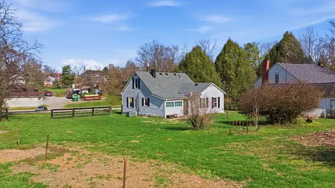 Exterior - 115 Wright St, Stamping Ground, KY 40379 photo 4 of 6