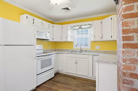 Kitchen - 115 Wright St, Stamping Ground, KY 40379 photo 1 of 3