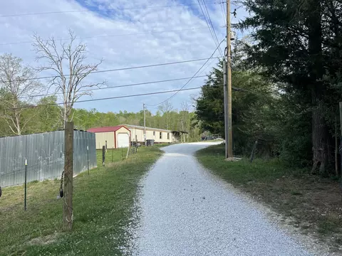 617 Walk Log Branch Rd, Beattyville, KY 41311