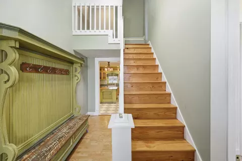 Entry Way - 119 E Stephens St, Midway, KY 40347 photo 3 of 5