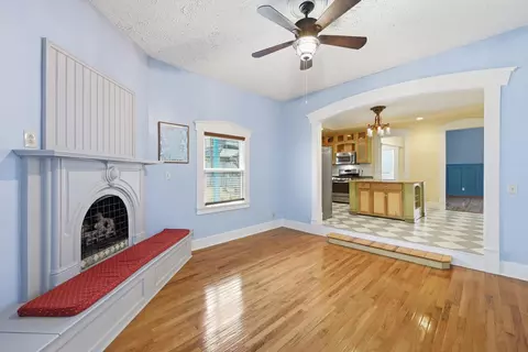 Living - 119 E Stephens St, Midway, KY 40347 photo 3 of 3
