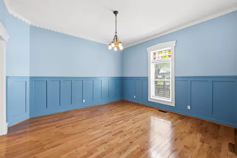 Living - 119 E Stephens St, Midway, KY 40347 photo 2 of 3
