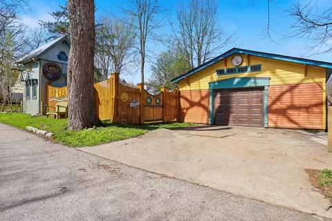 Exterior - 119 E Stephens St, Midway, KY 40347 photo 3 of 24