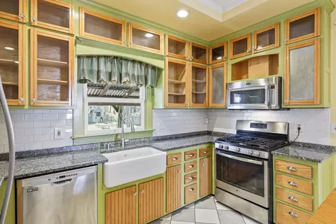 Kitchen - 119 E Stephens St, Midway, KY 40347 photo 2 of 4