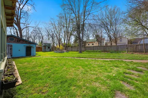 Exterior - 119 E Stephens St, Midway, KY 40347 photo 14 of 24