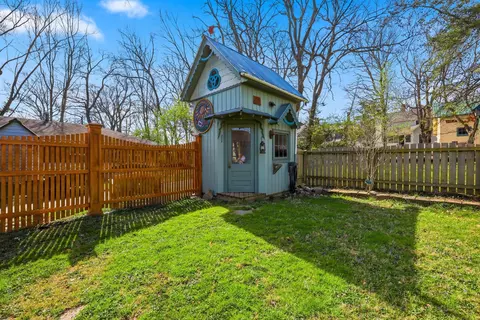 Exterior - 119 E Stephens St, Midway, KY 40347 photo 17 of 24