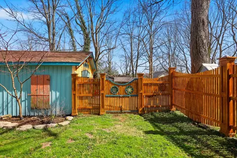Exterior - 119 E Stephens St, Midway, KY 40347 photo 18 of 24