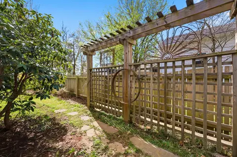 Exterior - 119 E Stephens St, Midway, KY 40347 photo 12 of 24
