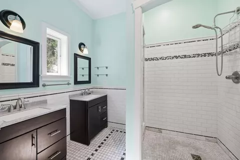 Bath - 119 E Stephens St, Midway, KY 40347 photo 1 of 5