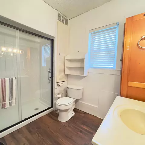 Bath - 126 18th St, Corbin, KY 40701 photo 2 of 2
