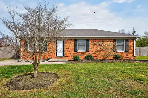 601 Edgewood Dr, Nicholasville, KY 40356