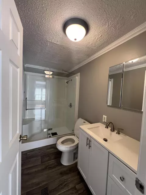 Bath - 126 S Combs Ave, Corbin, KY 40701 photo 1 of 2
