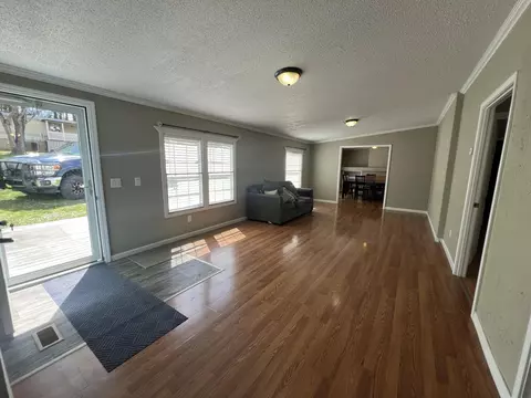 Living - 126 S Combs Ave, Corbin, KY 40701 photo 1 of 2