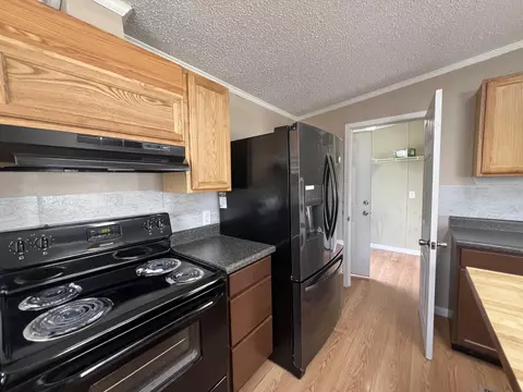 Kitchen - 126 S Combs Ave, Corbin, KY 40701 photo 2 of 2