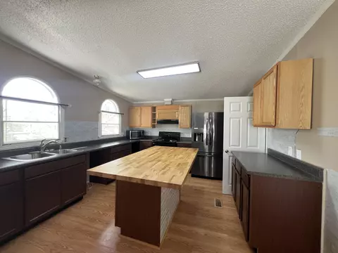 Kitchen - 126 S Combs Ave, Corbin, KY 40701 photo 1 of 2