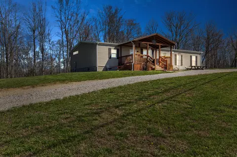 1867 Dan Ridge Rd, Wellington, KY 40387
