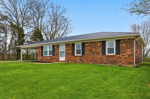 661 Old Louisville Rd, Salvisa, KY 40372