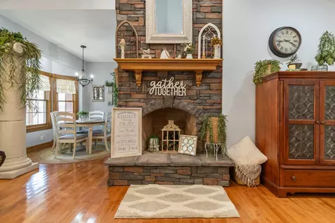 Entry Way - 153 Otter Creek Rd, Strunk, KY 42649 photo 2 of 3