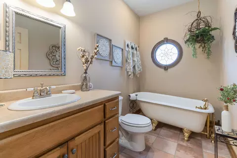 Bath - 153 Otter Creek Rd, Strunk, KY 42649 photo 5 of 5