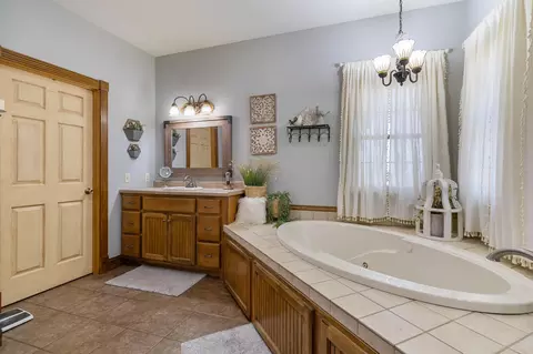Bath - 153 Otter Creek Rd, Strunk, KY 42649 photo 2 of 5