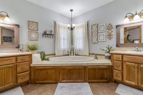 Bath - 153 Otter Creek Rd, Strunk, KY 42649 photo 1 of 5