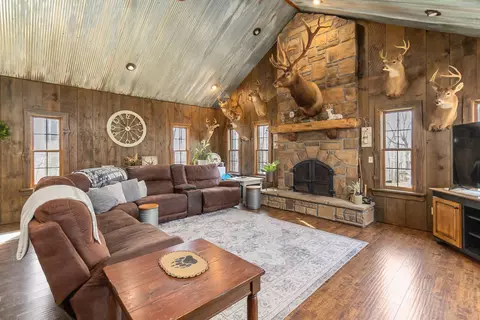 Living - 153 Otter Creek Rd, Strunk, KY 42649 photo 1 of 3