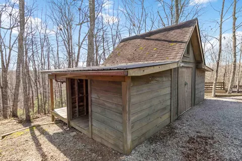 Exterior - 153 Otter Creek Rd, Strunk, KY 42649 photo 7 of 9