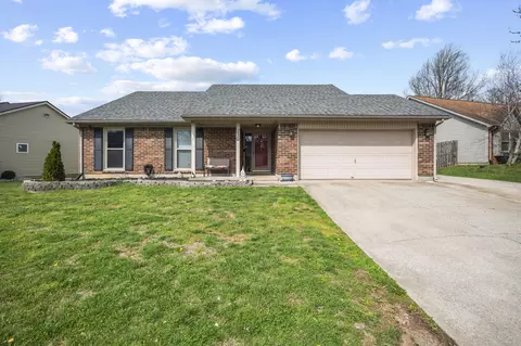 230 Chestnut Ln, Versailles, KY 40383