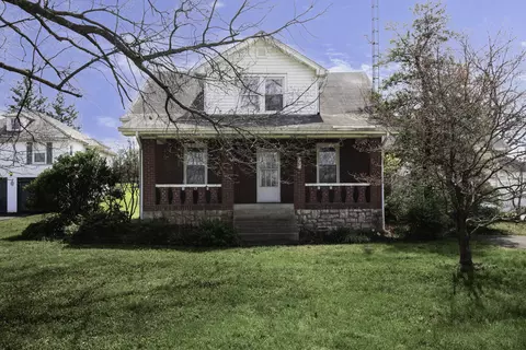 392-394 Lexington Rd, Versailles, KY 40383