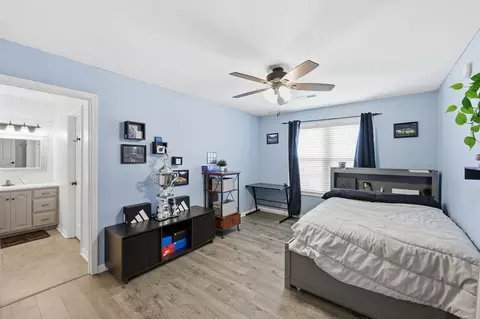 Bedroom - 104 Sutton Ln, Lancaster, KY 40444 photo 6 of 8