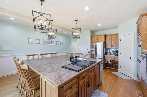 Kitchen - 104 Sutton Ln, Lancaster, KY 40444 photo 3 of 4