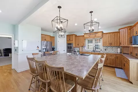 Kitchen - 104 Sutton Ln, Lancaster, KY 40444 photo 2 of 4