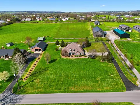 View/Area - 104 Sutton Ln, Lancaster, KY 40444 photo 2 of 6