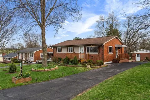 136 Tahoma Dr, Paris, KY 40361