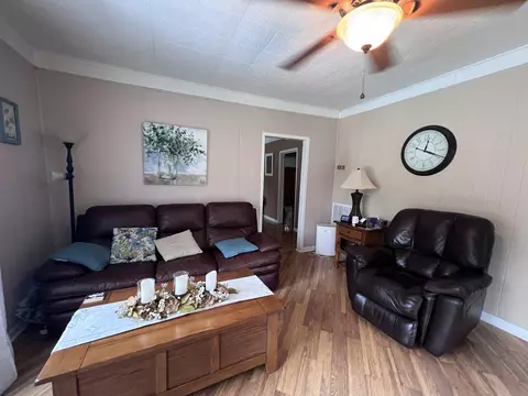 Living - 59 River Rd, Miracle, KY 40856 photo 2 of 2