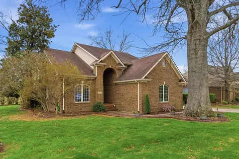 911 Cabernet Dr, Berea, KY 40403