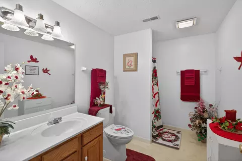 Bath - 154 Old Bridge Rd, Danville, KY 40422 photo 4 of 4