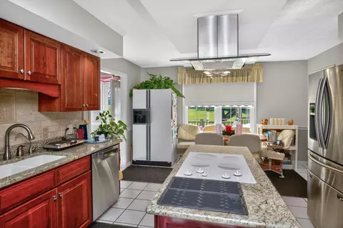 Kitchen - 154 Old Bridge Rd, Danville, KY 40422 photo 4 of 4