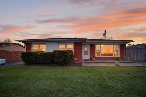 596 Bishop Dr, Lexington, KY 40505