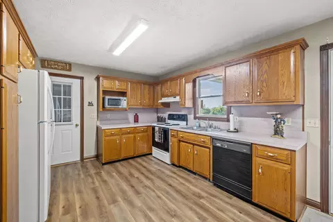 Kitchen - 761 Texas Loop Rd, Springfield, KY 40069 photo 1 of 4