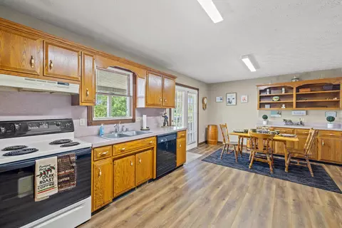 Kitchen - 761 Texas Loop Rd, Springfield, KY 40069 photo 4 of 4