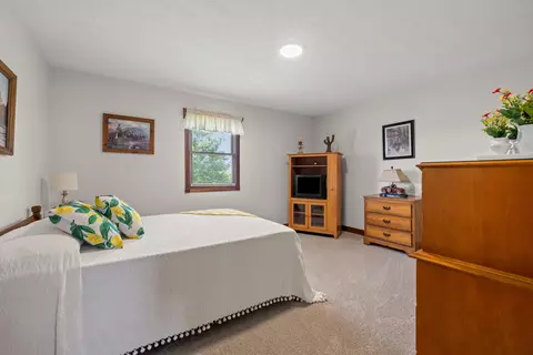 Bedroom - 761 Texas Loop Rd, Springfield, KY 40069 photo 3 of 6