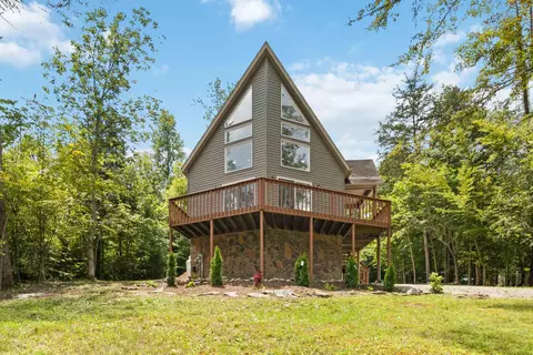 84 Clover Leaf Cir, Burnside, KY 42519