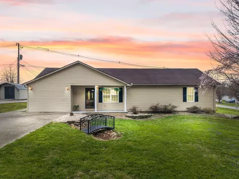 3037 Clear Springs Dr, London, KY 40744