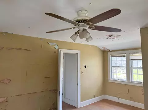 Bedroom - 510 Oak Ave, Corbin, KY 40701 photo 2 of 2