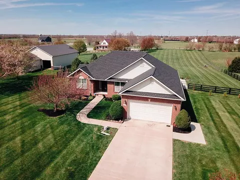 75 Dorton Dr, Lancaster, KY 40444 photo 4