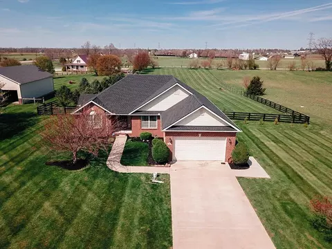 75 Dorton Dr, Lancaster, KY 40444 photo 3