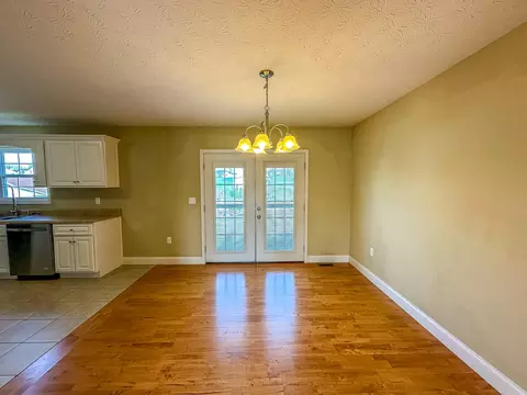 Dining - 170 Hickory Hill Dr, Corbin, KY 40701 photo 1 of 1