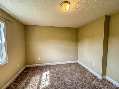 Bedroom - 170 Hickory Hill Dr, Corbin, KY 40701 photo 3 of 7