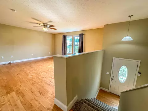 Living - 170 Hickory Hill Dr, Corbin, KY 40701 photo 1 of 4